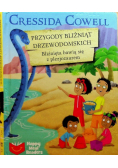 Przygody bliźniąt Drzewodomskich bliźnięta bawią się z plezjozaurem