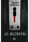 Za drzwiami