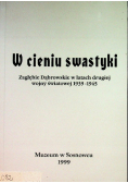 W cieniu swastyki