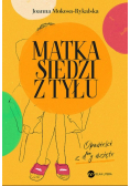 Matka siedzi z tyłu