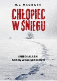Chłopiec w śniegu