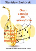 Gram z pasją na saksofonie