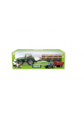 Traktor z przyczepą z drewnem