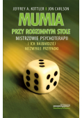 Mumia przy rodzinnym stole