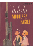 Młody modelarz rakiet