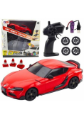 Auto sportowe RC z wymiennymi kołami czerwone