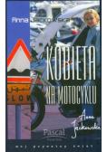 Kobieta na motocyklu