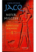 Nefer Milczek Świetlisty kamień Tom I
