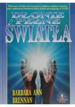 Dłonie pełne światła