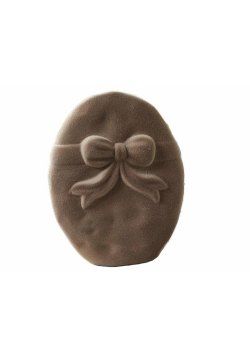 Figurka ceramiczna jajko pokryta materiałem