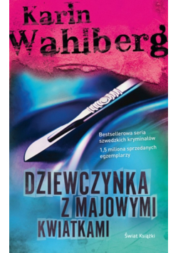 Dziewczynka z majowymi kwiatkami