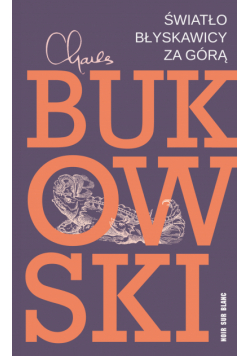 Światło błyskawicy za górą