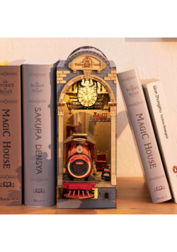ROBOTIME Składany Drewniany Model 3D LED - Book Nook Podróż w czasie